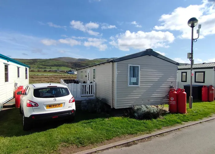 M&C Caravan Hire Sunnysands