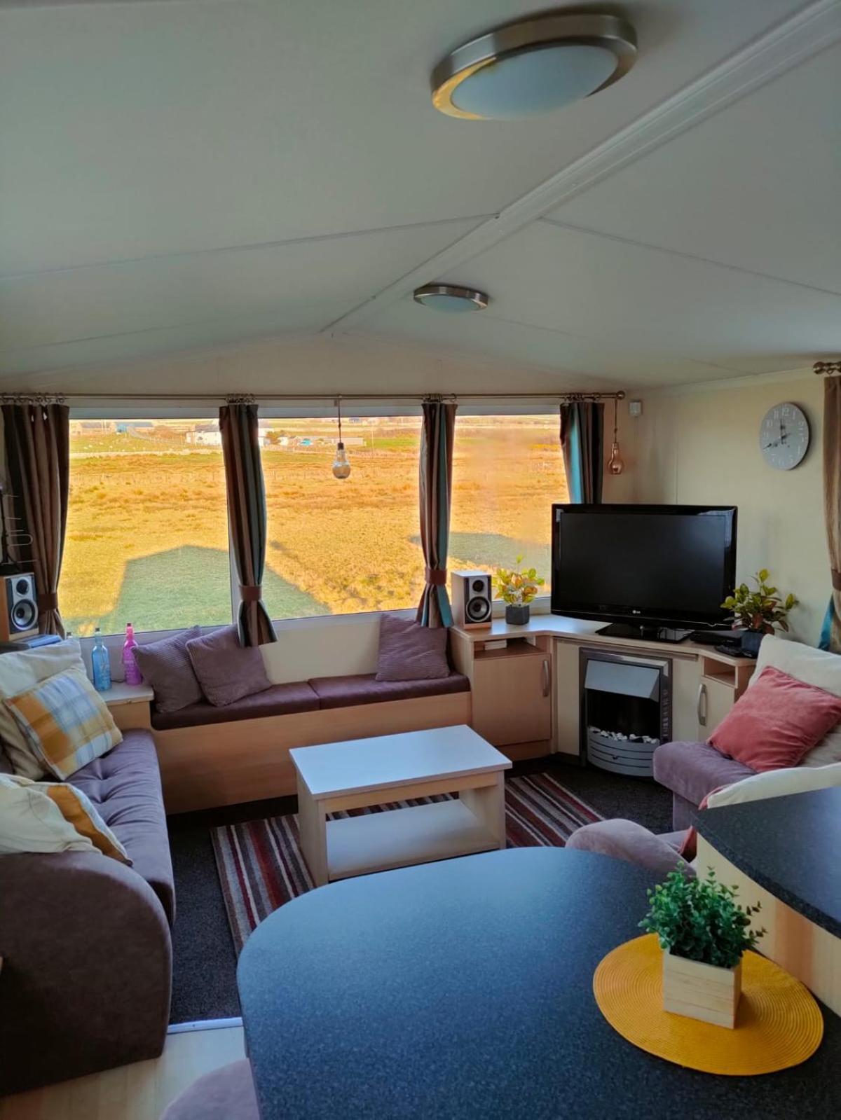 M&c Caravan Hire Sunnysands Campsite