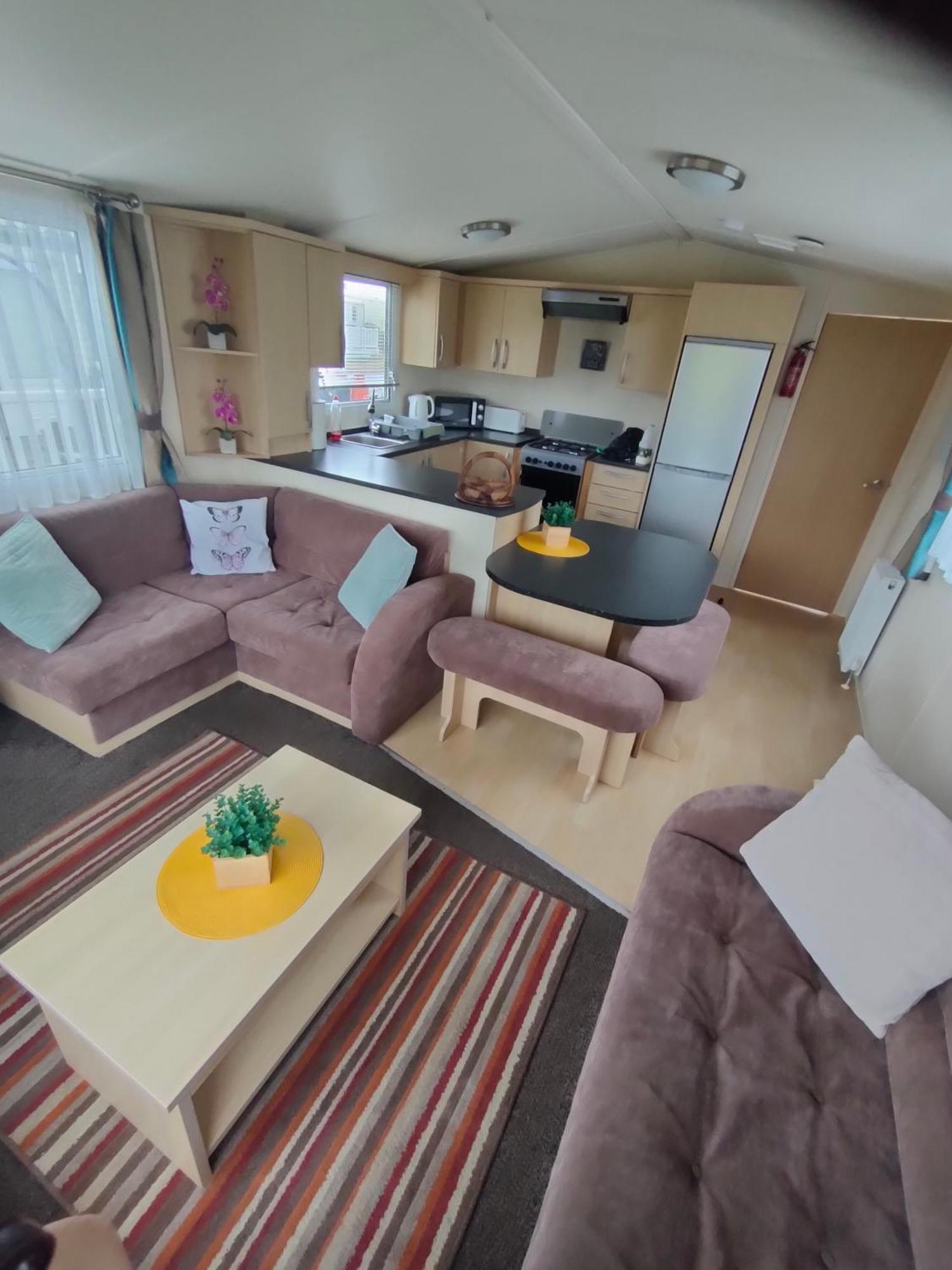 M&c Caravan Hire Sunnysands Campsite