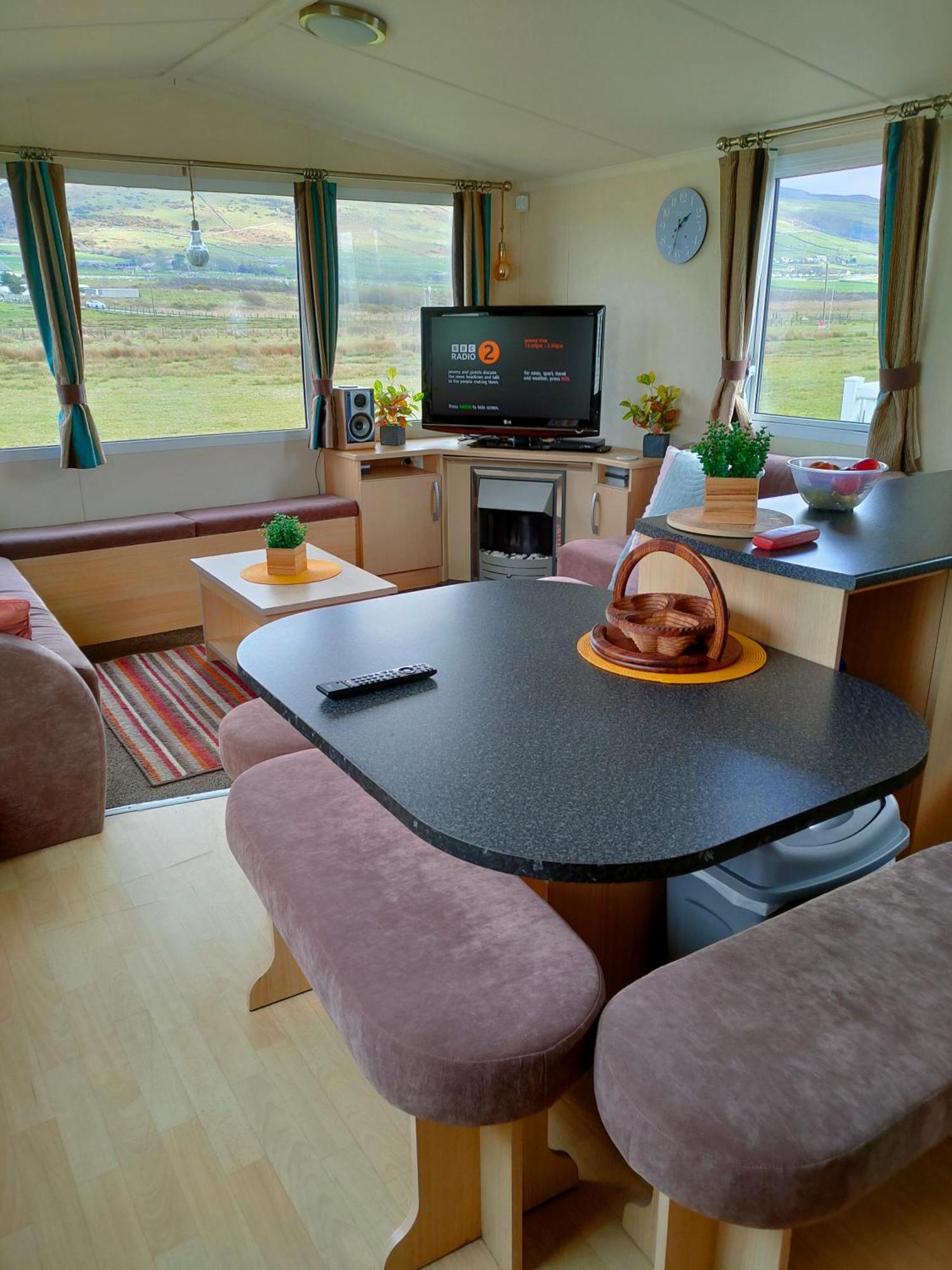 M&c Caravan Hire Sunnysands *